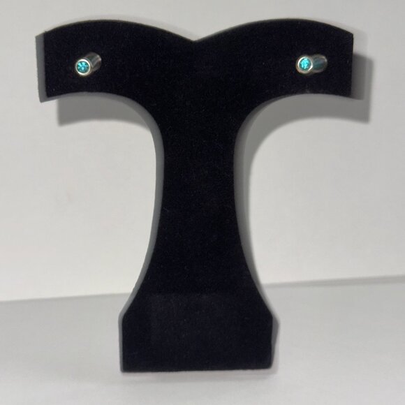 5 Mm Round Aqua Blue Cz And Sterling Post Earrings - Picture 2 of 11